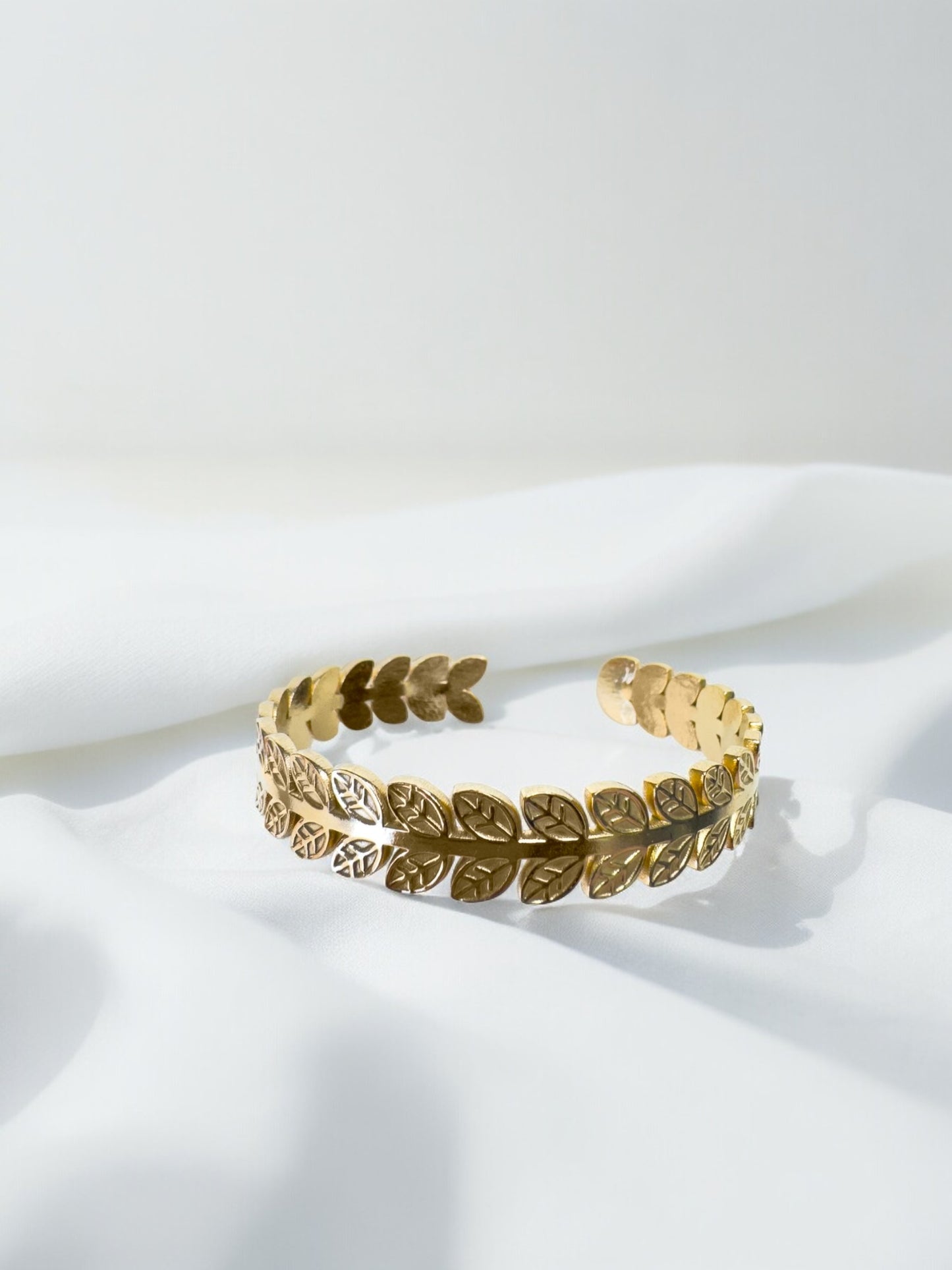 Yasmin Leaf Pattened Stainless Steel Adjustable Bracelet