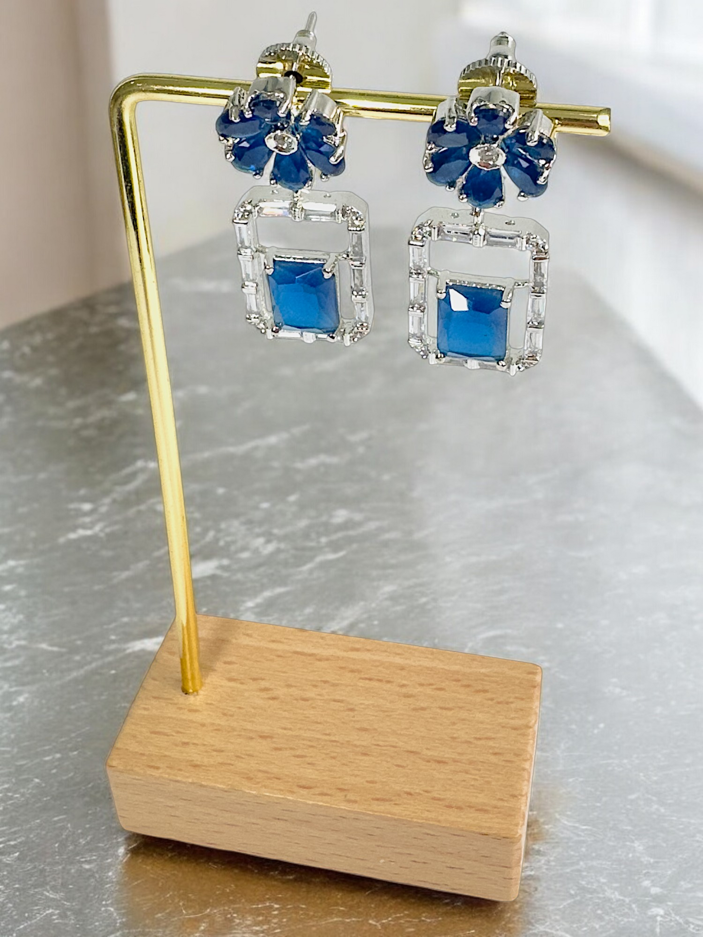 Chloe Charming Flower Blue earrings