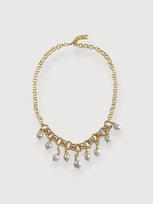 Aphrodite Detailed Mallorca Pearl Neclace