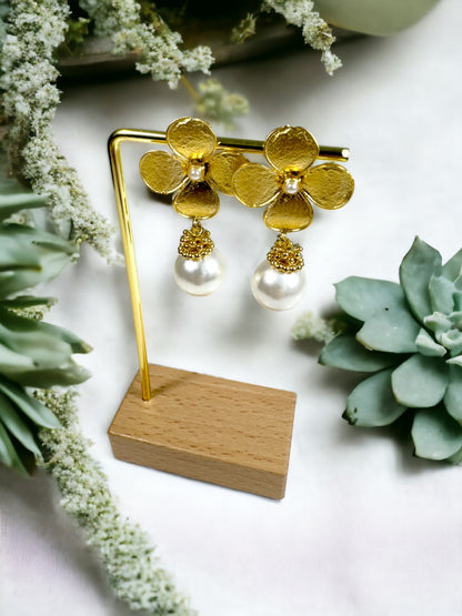 Daisy Mallorca Pearl Earrings