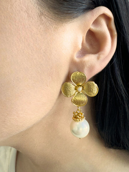 Daisy Mallorca Pearl Earrings