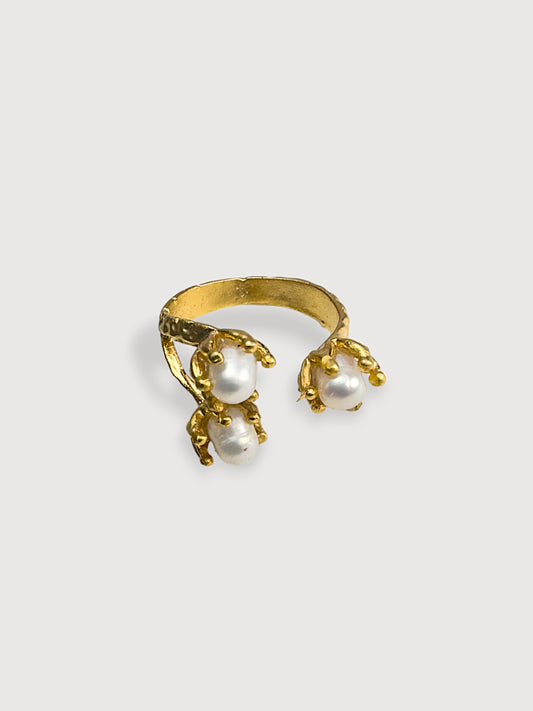 Alassio Trio Freshwater Pearl Ring