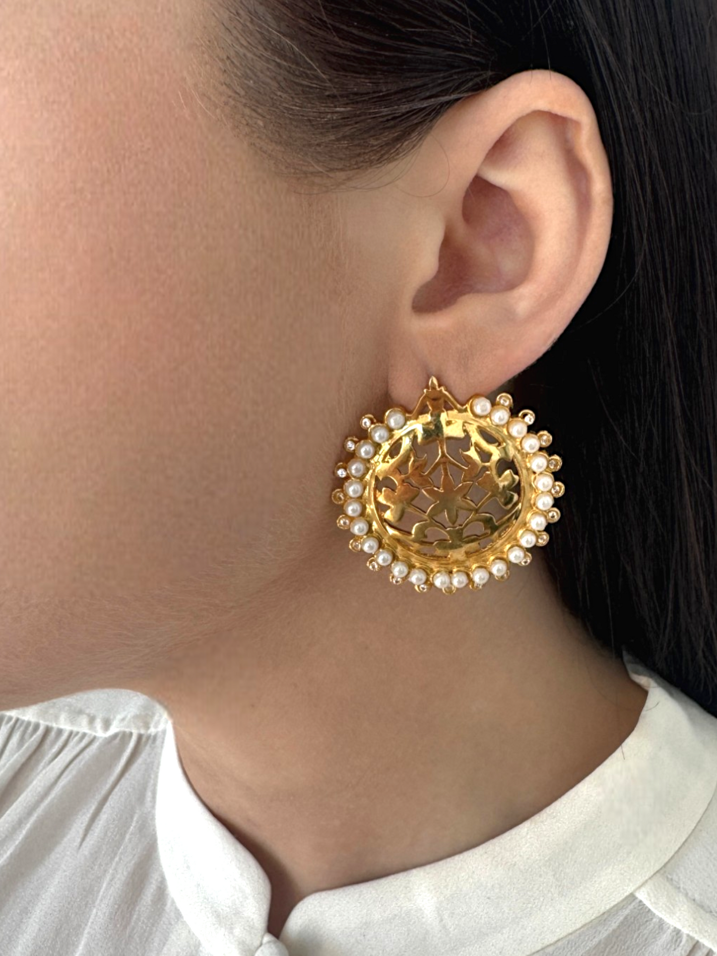 Saga Flower-Patterned  Earrings